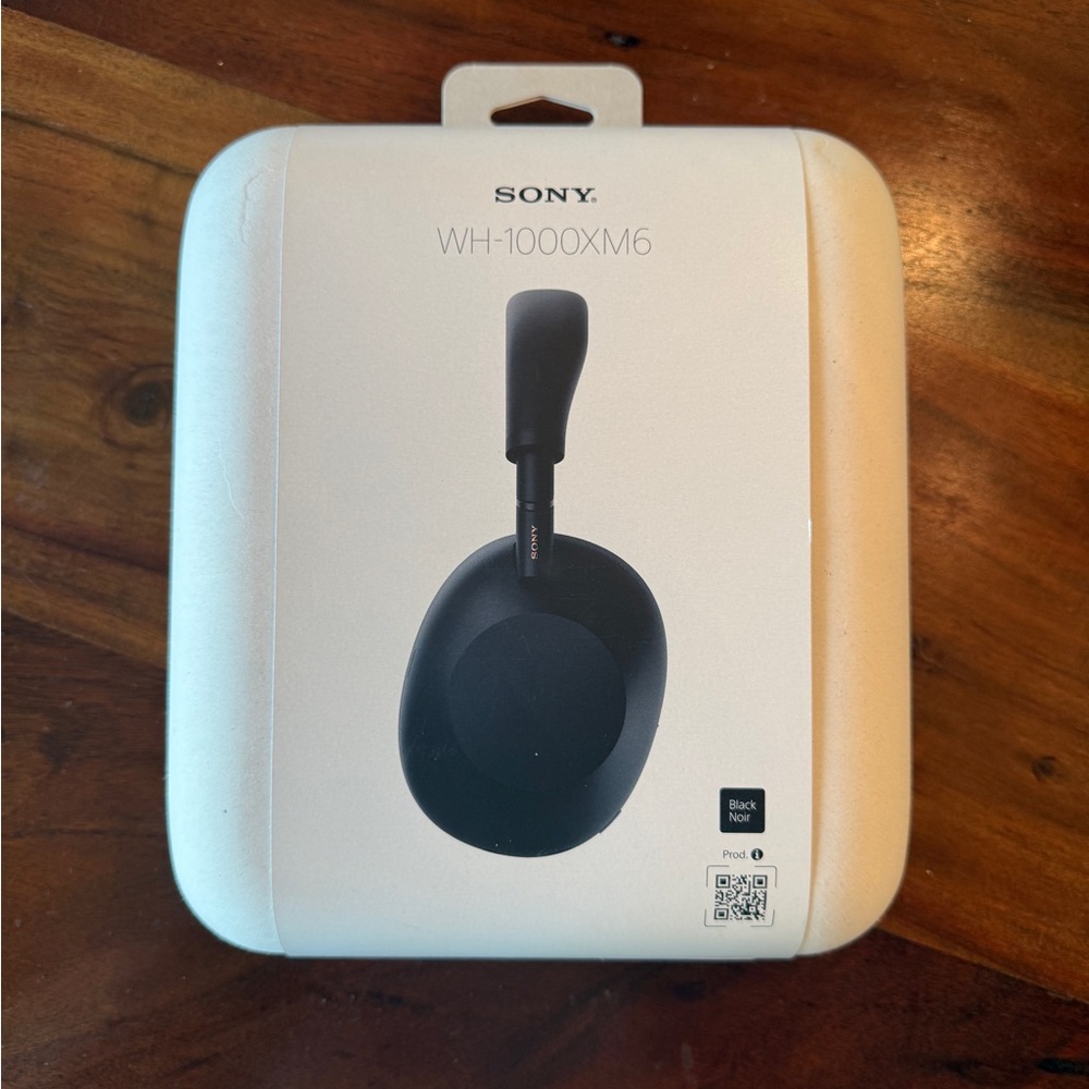 NEW IN BOX Sony WH-1000XM6 Headphones in Black